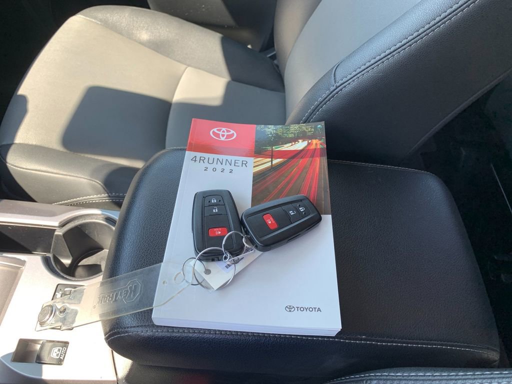 Used 2022 Toyota 4Runner SR5 Premium w/ Moonroof Package image 7