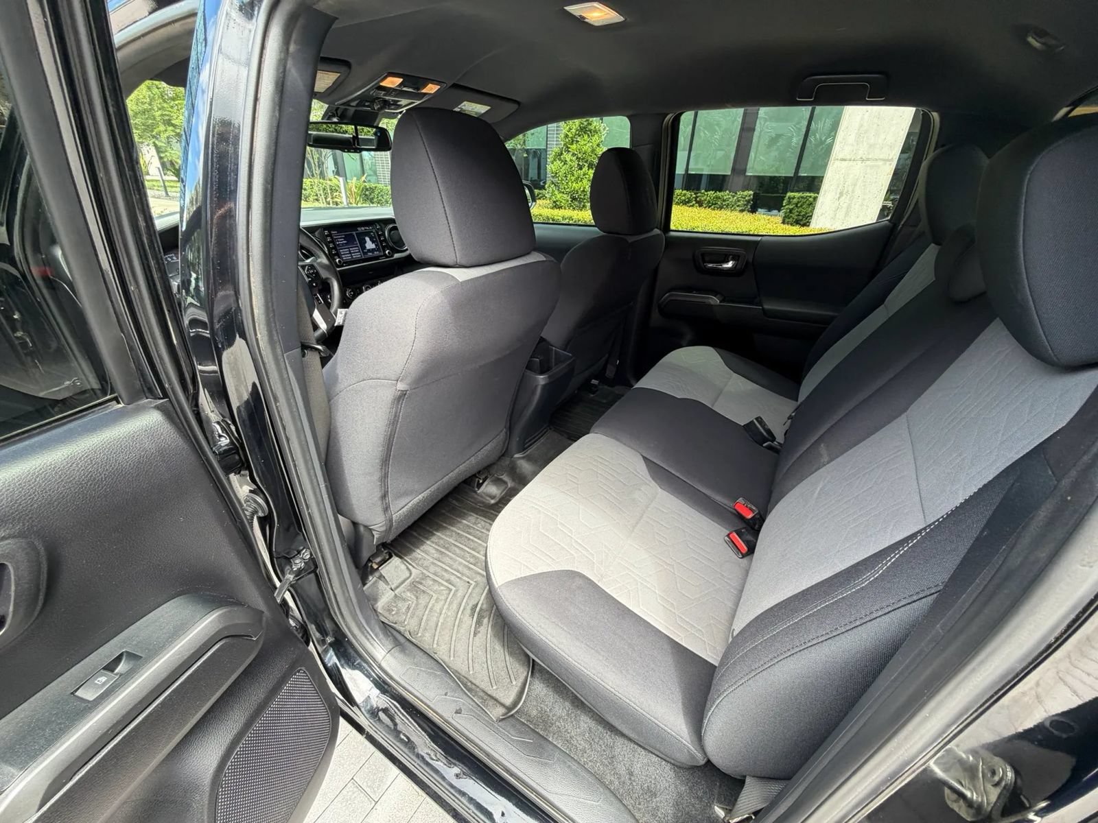 Used 2020 Toyota Tacoma TRD Off-Road w/ Technology Package AWD/4WD image 15