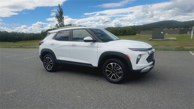New 2026 Chevrolet TrailBlazer LT image 2