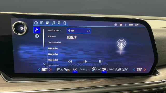 Used 2025 Chevrolet Suburban Premier AWD/4WD image 29