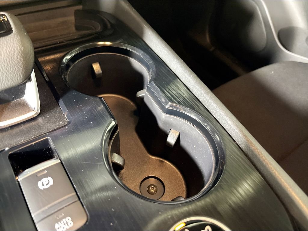 Used 2024 Nissan Rogue S image 15