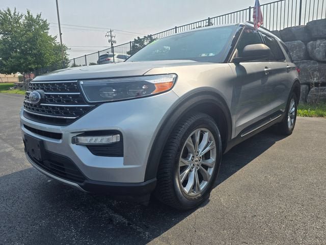 Used 2020 Ford Explorer XLT w/ Equipment Group 202A AWD/4WD image 8