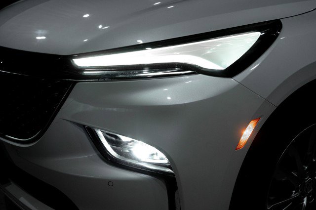 Used 2023 Buick Enclave Avenir w/ Avenir Technology Package image 8