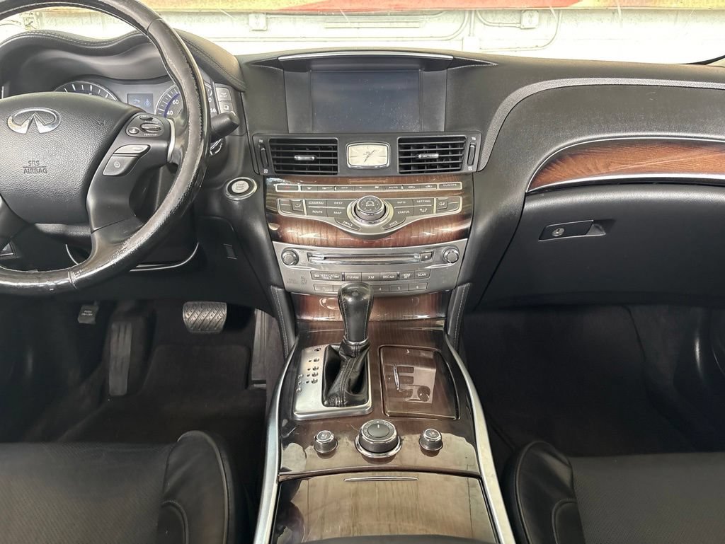 Used 2016 INFINITI Q70 L 3.7 w/ Deluxe Touring Package RWD image 14