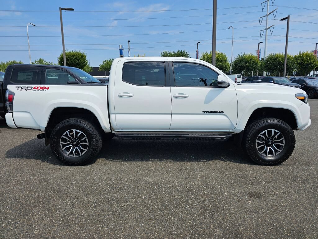 Used 2022 Toyota Tacoma TRD Sport w/ Black Out Package (TMS) AWD/4WD image 4