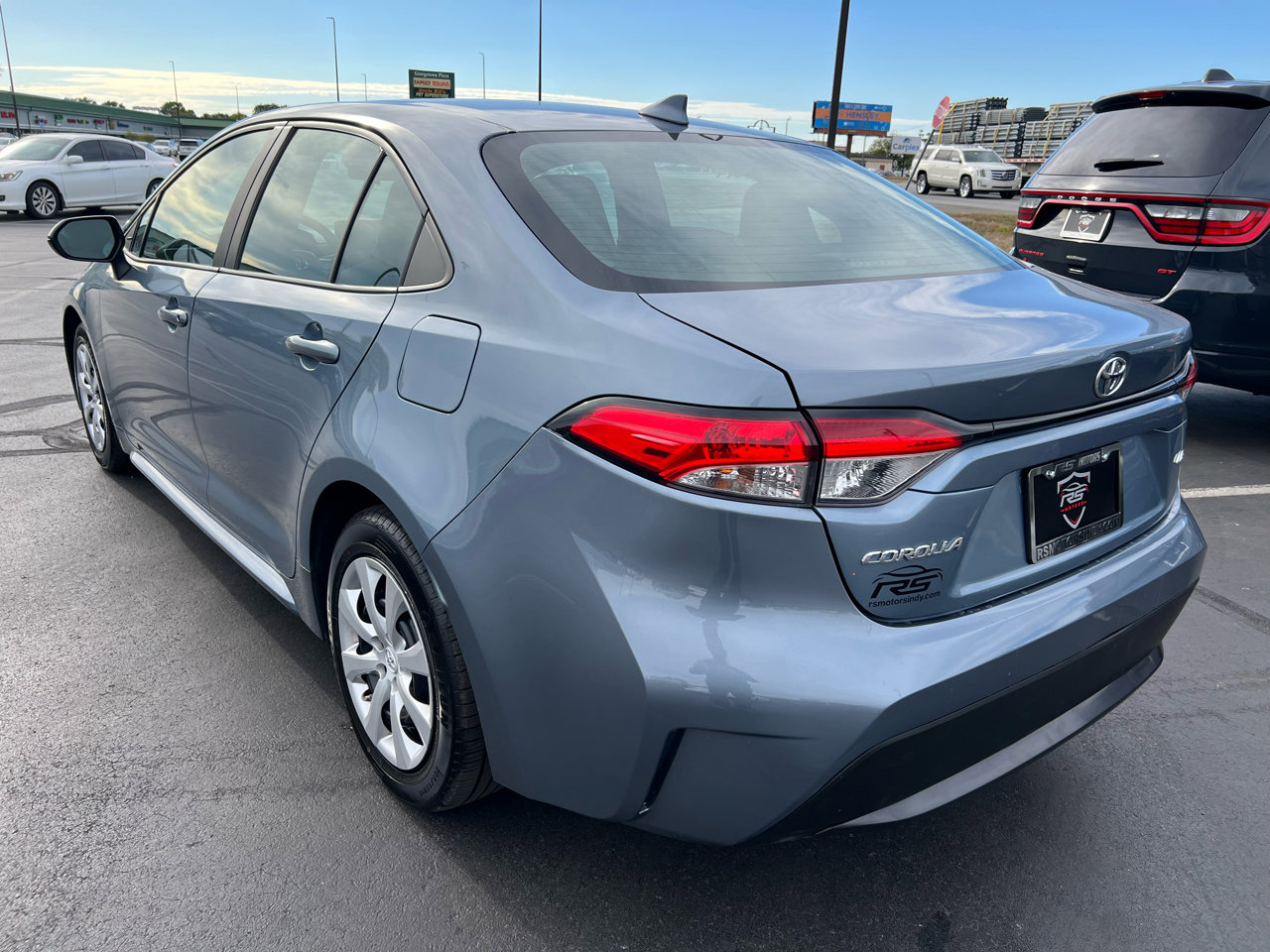 Used 2022 Toyota Corolla LE image 3