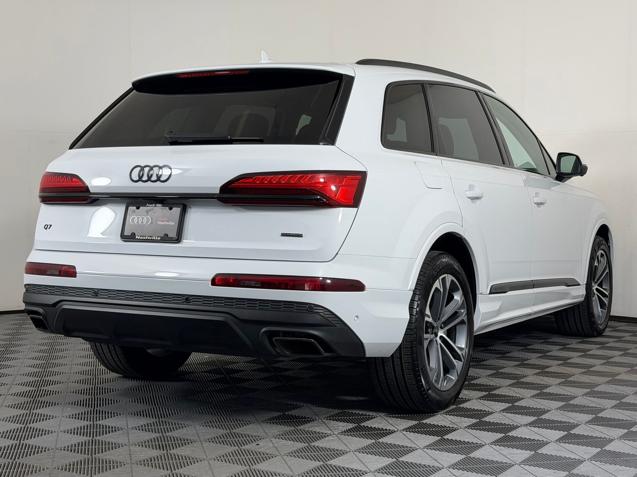 Certified 2026 Audi Q7 2.0T Premium AWD/4WD image 9