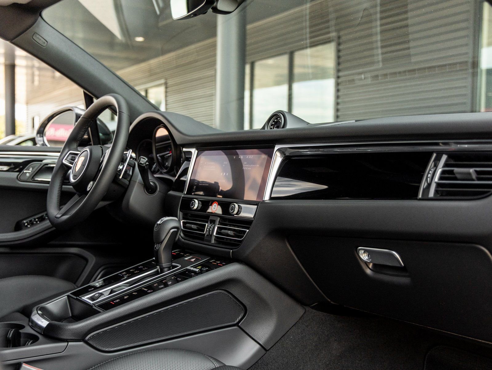 Used 2026 Porsche Macan image 45