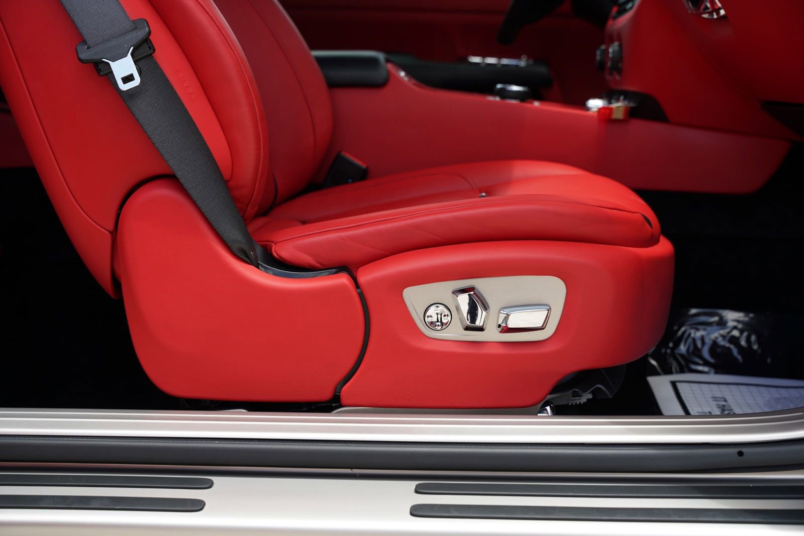 Used 2020 Rolls-Royce Wraith RWD image 26