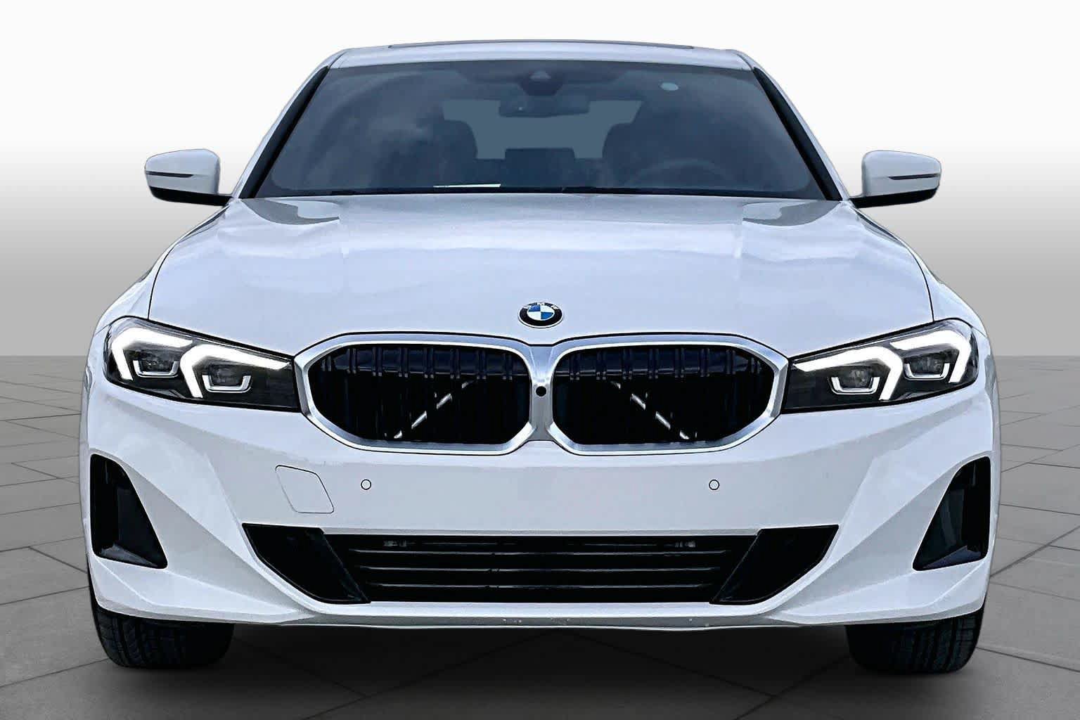 Used 2026 BMW 330i Sedan w/ Convenience Package RWD image 3