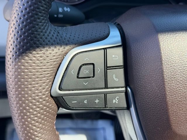 Used 2024 Toyota Sienna Platinum FWD image 22