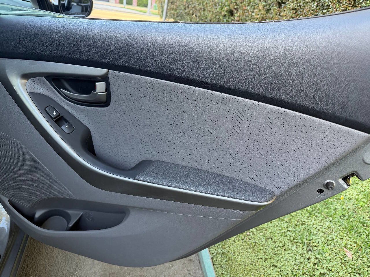 Used 2012 Hyundai Elantra Limited w/ Technology Pkg 5 FWD image 21
