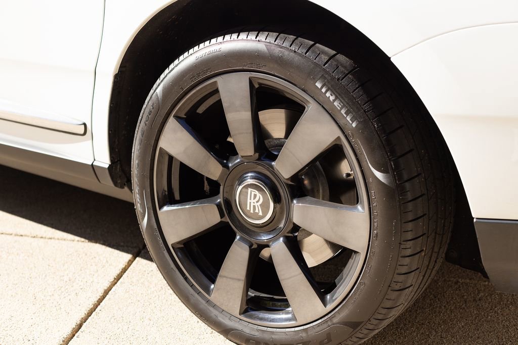 Used 2020 Rolls-Royce Cullinan AWD/4WD image 5