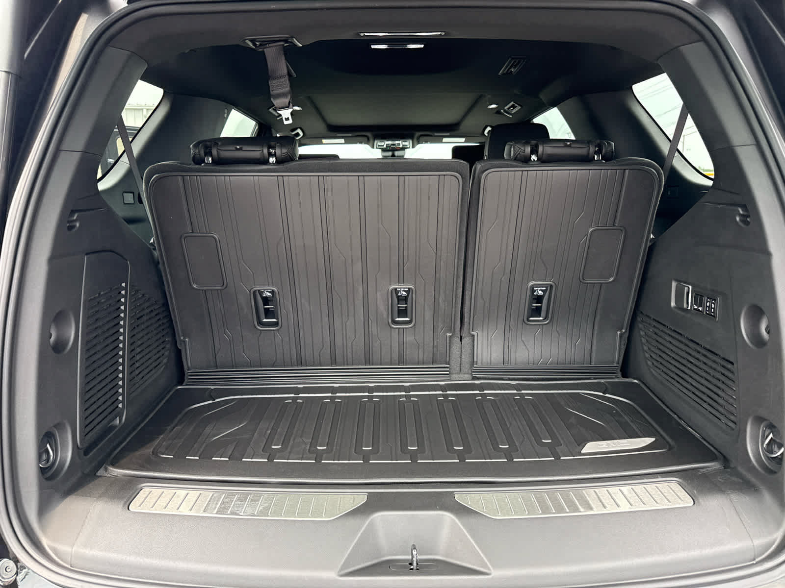 New 2026 GMC Yukon Denali w/ Advanced Technology Package AWD/4WD image 29