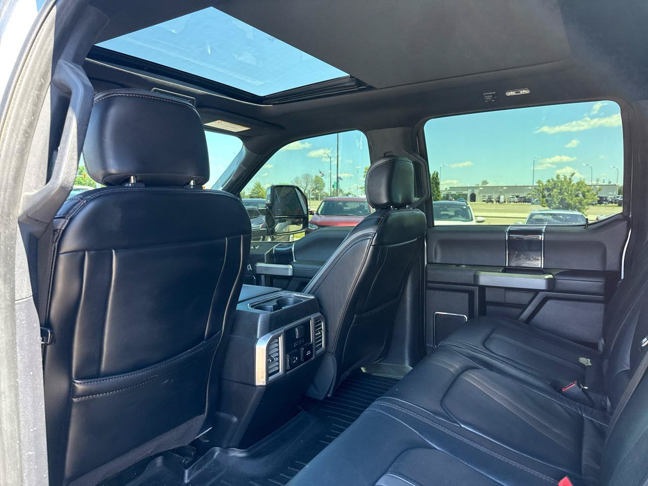 Used 2020 Ford F350 Platinum w/ FX4 Off-Road Package AWD/4WD image 26