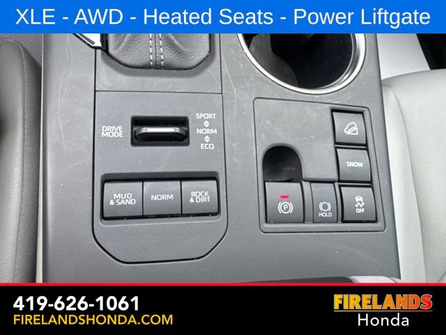 Used 2024 Toyota Highlander XLE AWD/4WD image 26