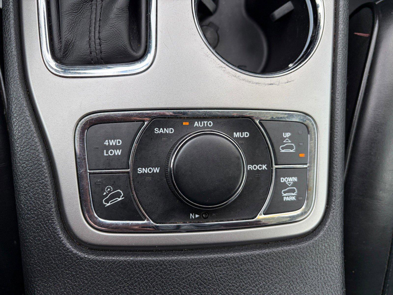 Used 2017 Jeep Grand Cherokee Summit AWD/4WD image 16