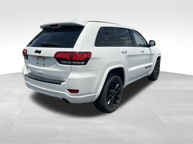 Used 2017 Jeep Grand Cherokee Altitude AWD/4WD image 7