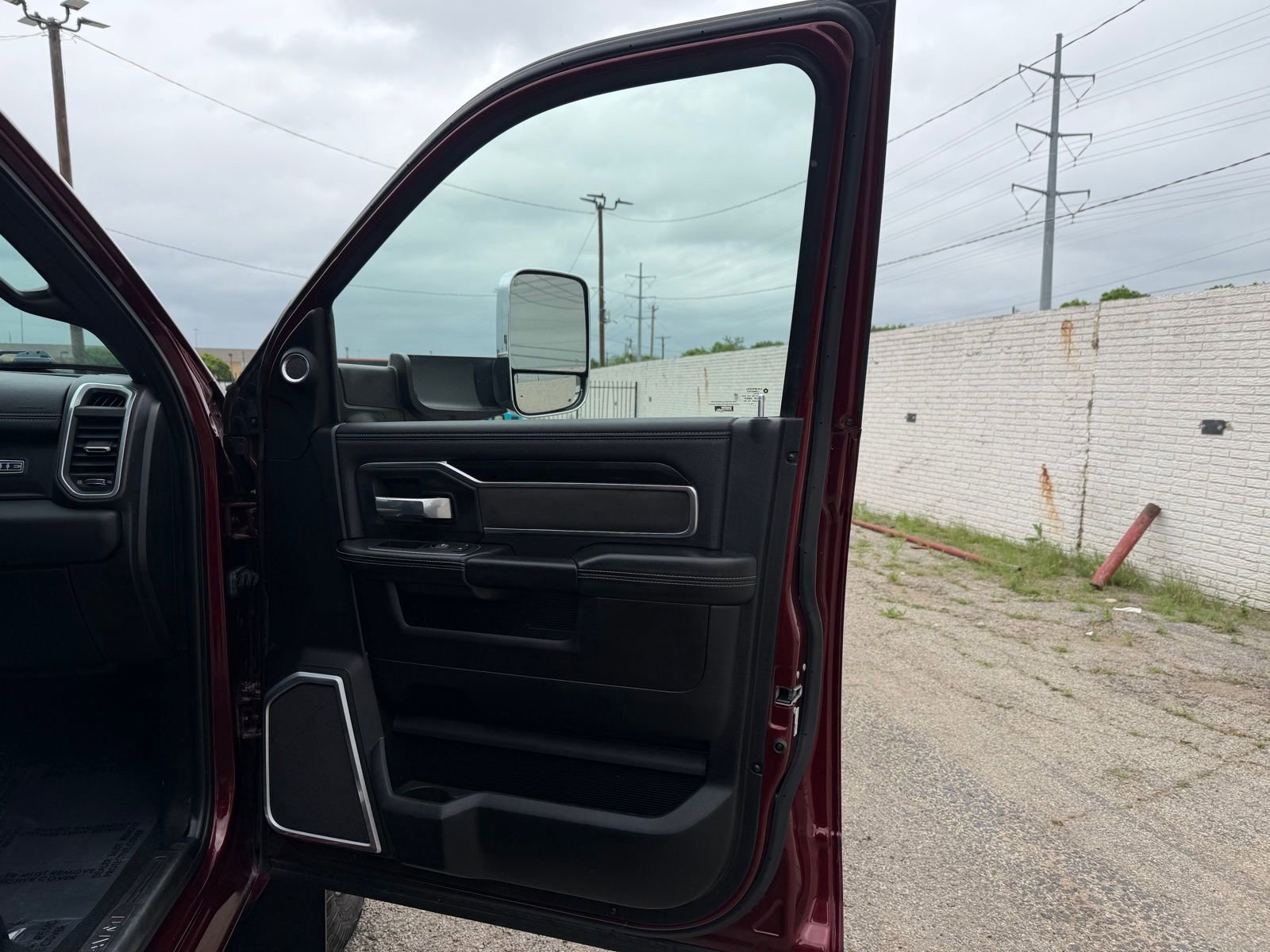Used 2019 RAM 3500 Laramie image 23