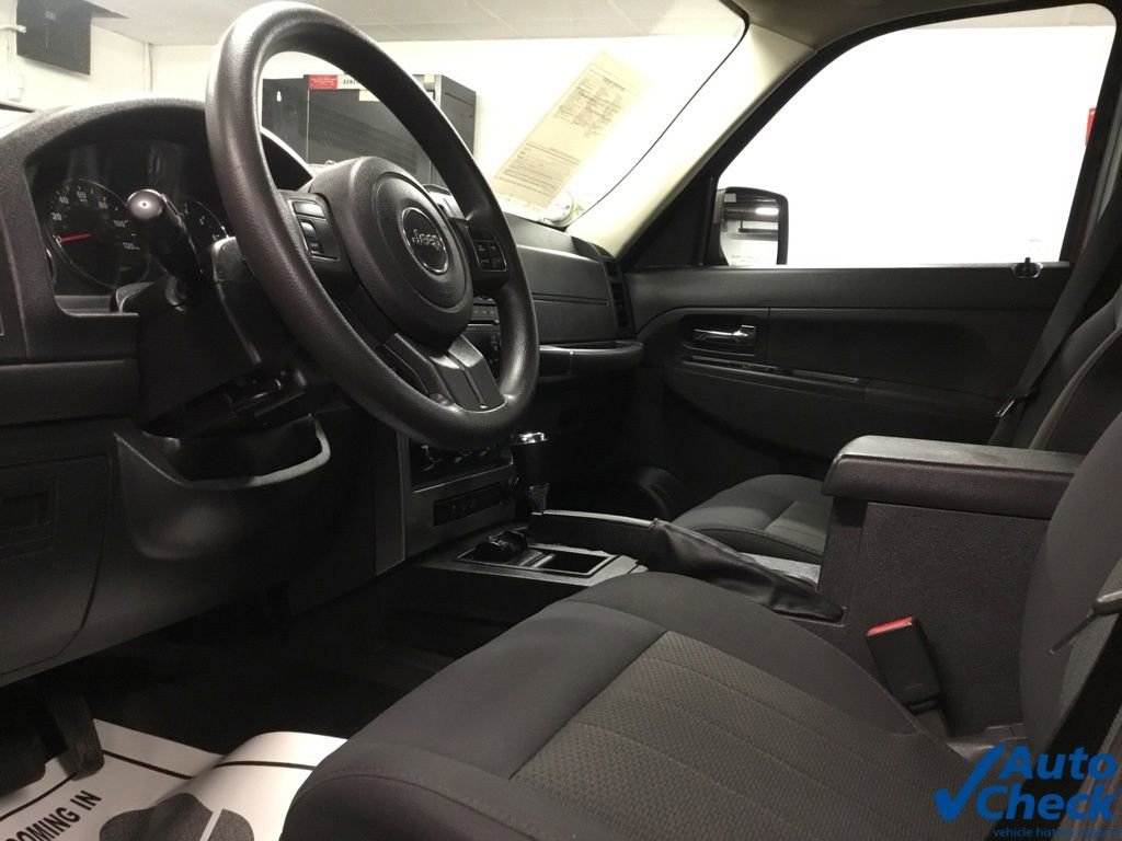 Used 2011 Jeep Liberty Sport image 20