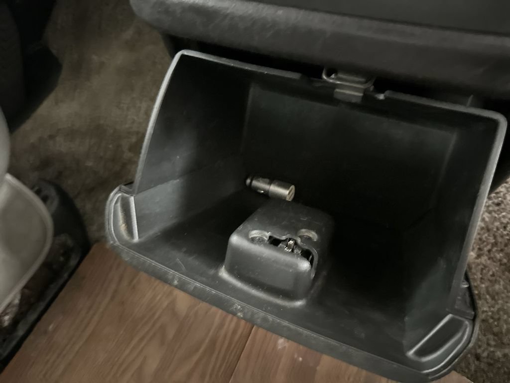 Used 2010 Chevrolet Express 2500 RWD image 19