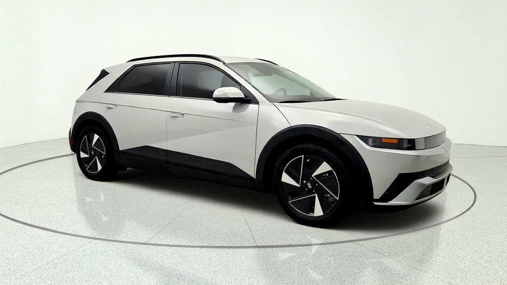Used 2025 Hyundai Ioniq 5 SEL RWD image 3
