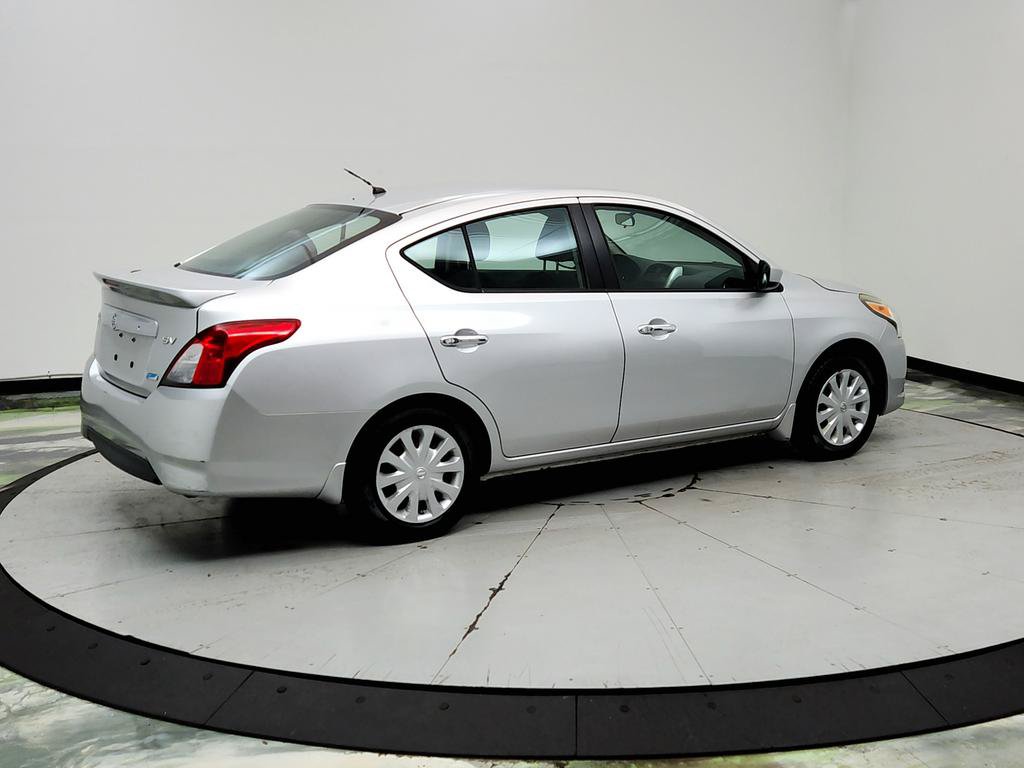 Used 2016 Nissan Versa SV FWD image 5