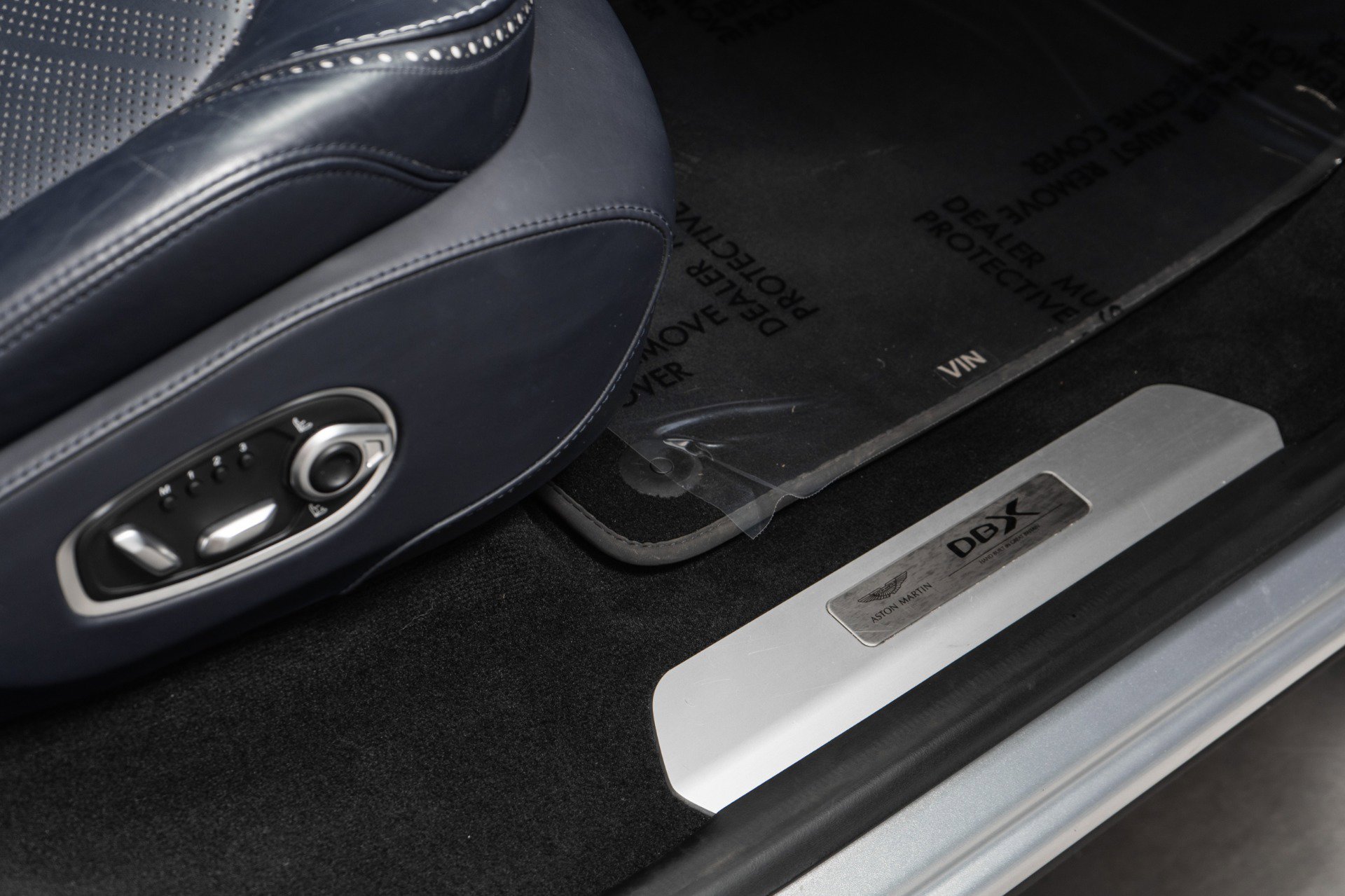 Used 2022 Aston Martin DBX image 31