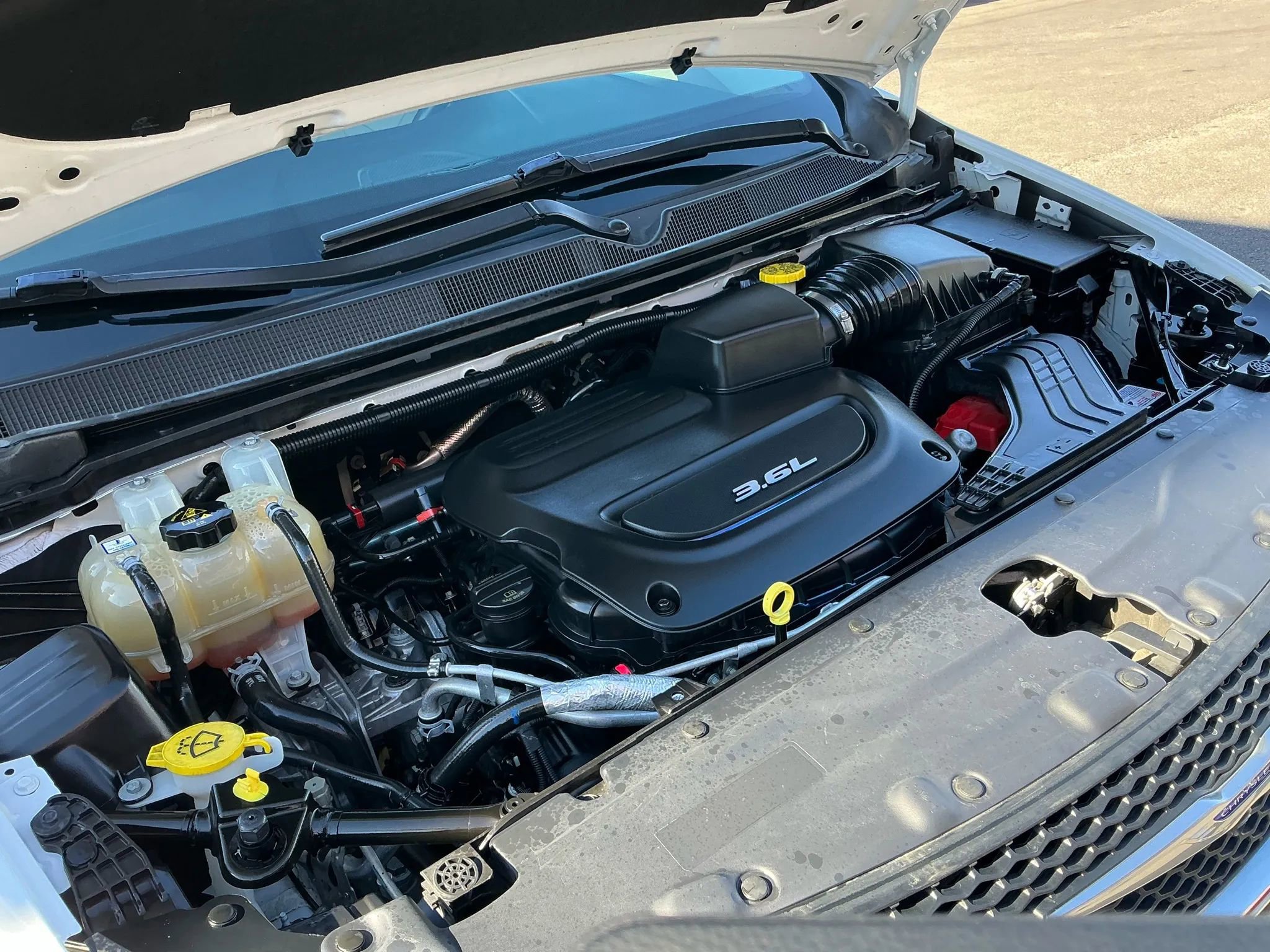 Used 2018 Chrysler Pacifica Touring-L w/ Advanced Safetytec Group image 6