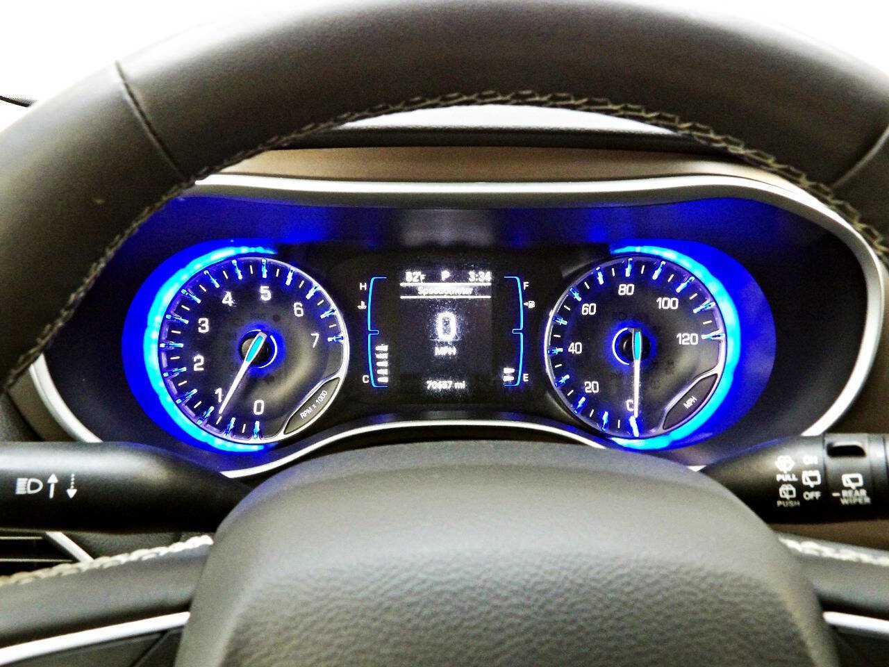 Used 2022 Chrysler Voyager LX FWD image 15