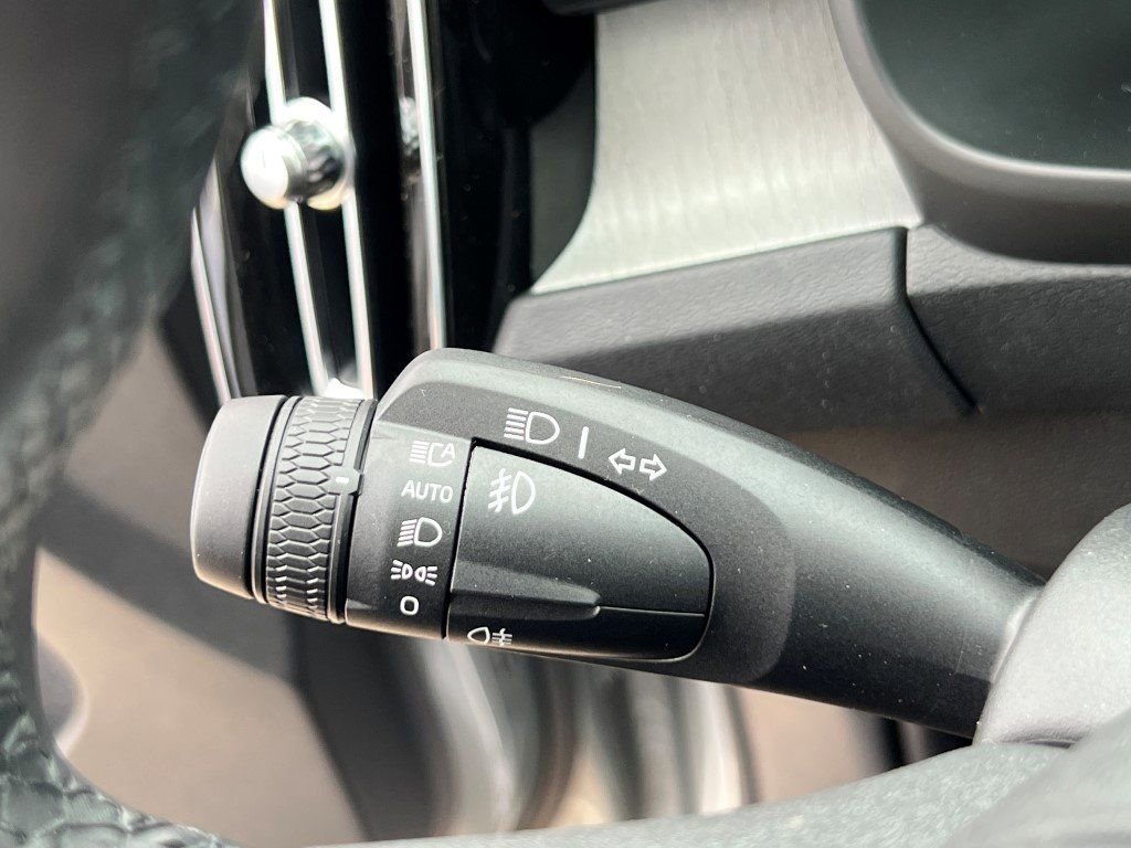 New 2026 Volvo XC40 B5 Ultra w/ Protection Package Premier image 28