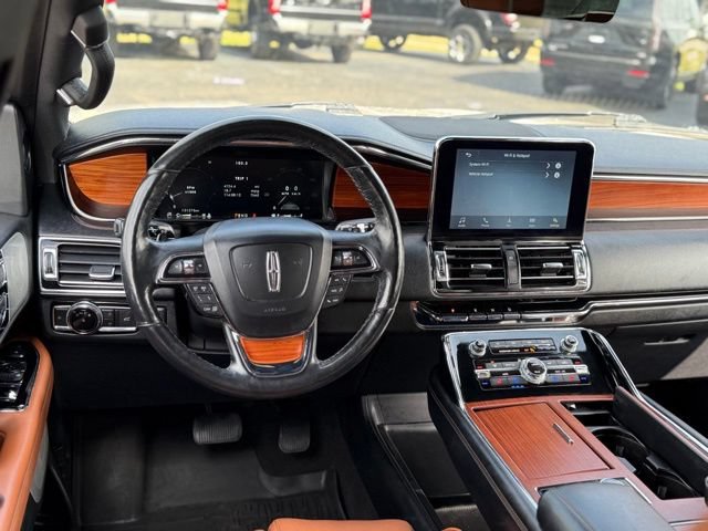 Used 2018 Lincoln Navigator Reserve w/ Technology Package AWD/4WD image 8