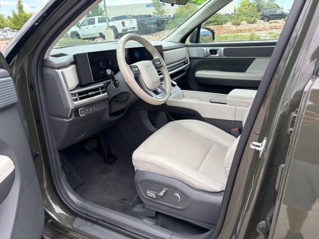 Used 2025 Hyundai Santa Fe SEL AWD/4WD image 16