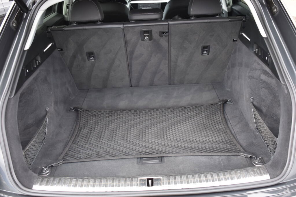 Used 2021 Audi e-tron Premium w/ Convenience Plus Package image 28