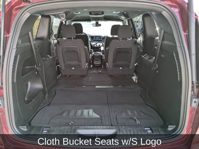 Used 2020 Chrysler Pacifica Touring w/ S Appearance Package FWD image 17