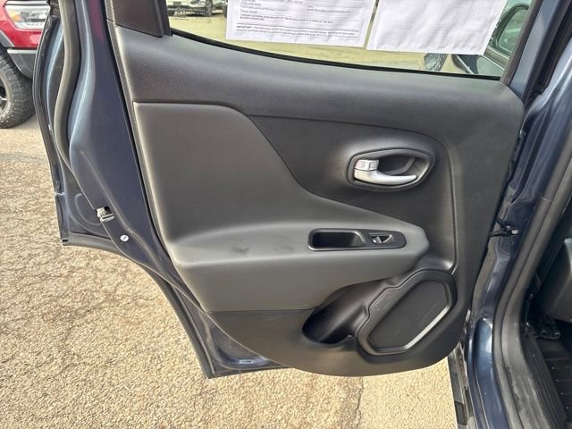 Used 2023 Jeep Renegade Latitude AWD/4WD image 21