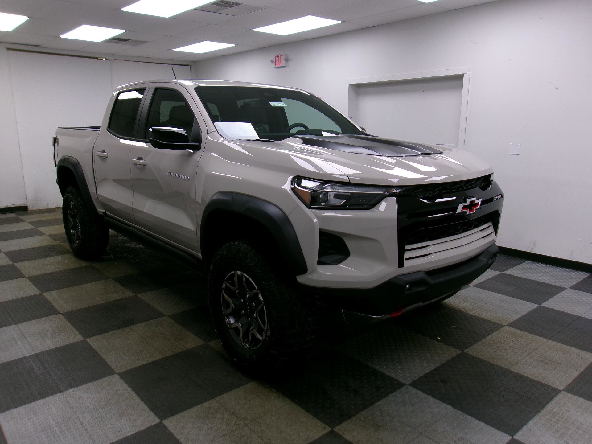 New 2026 Chevrolet Colorado ZR2 w/ Technology Package AWD/4WD image 4