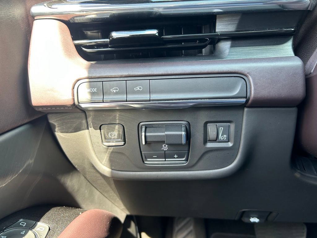 Used 2022 Cadillac Escalade Premium Luxury Platinum RWD image 58