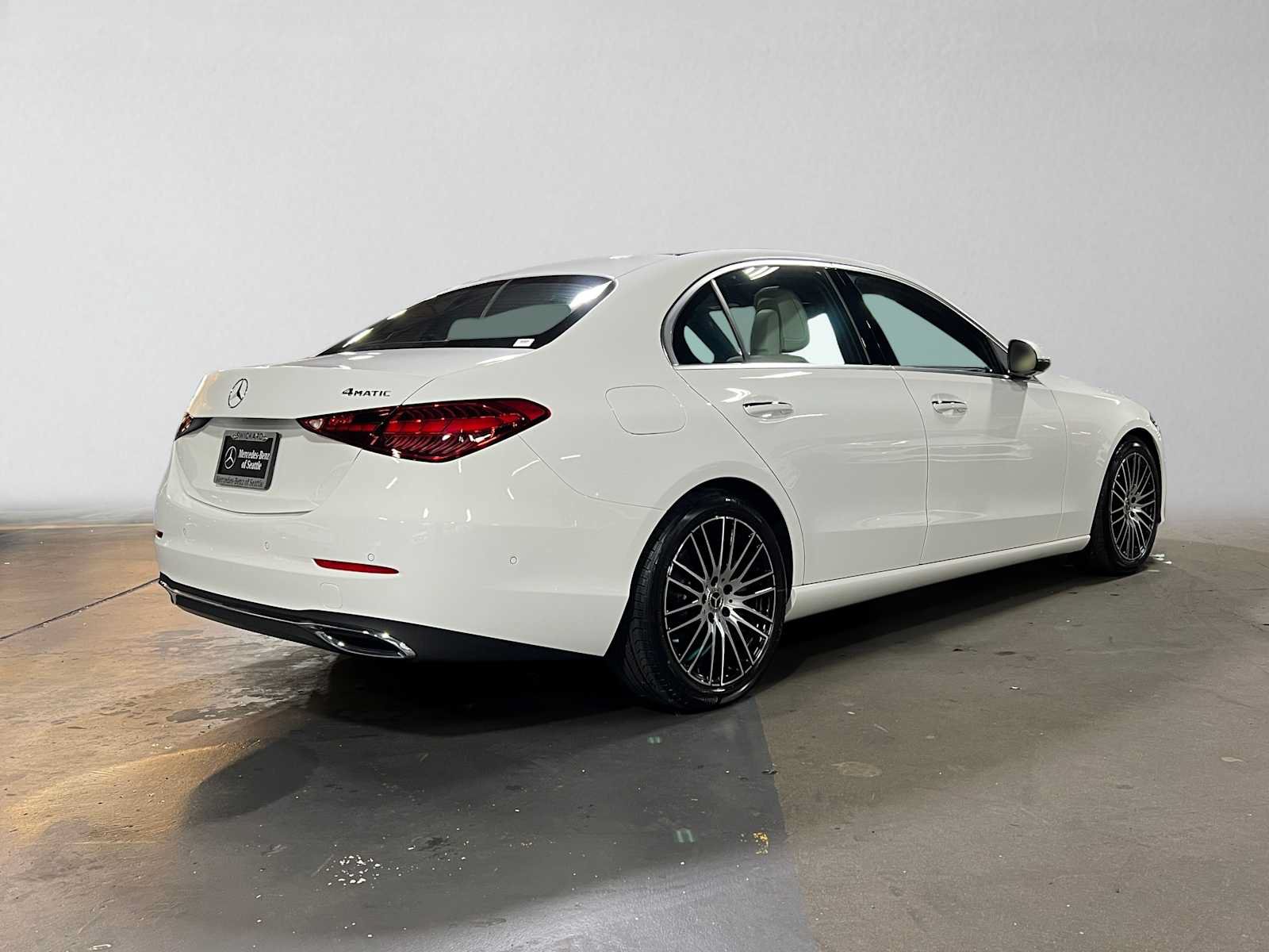 Used 2026 Mercedes-Benz C 300 4MATIC Sedan image 3