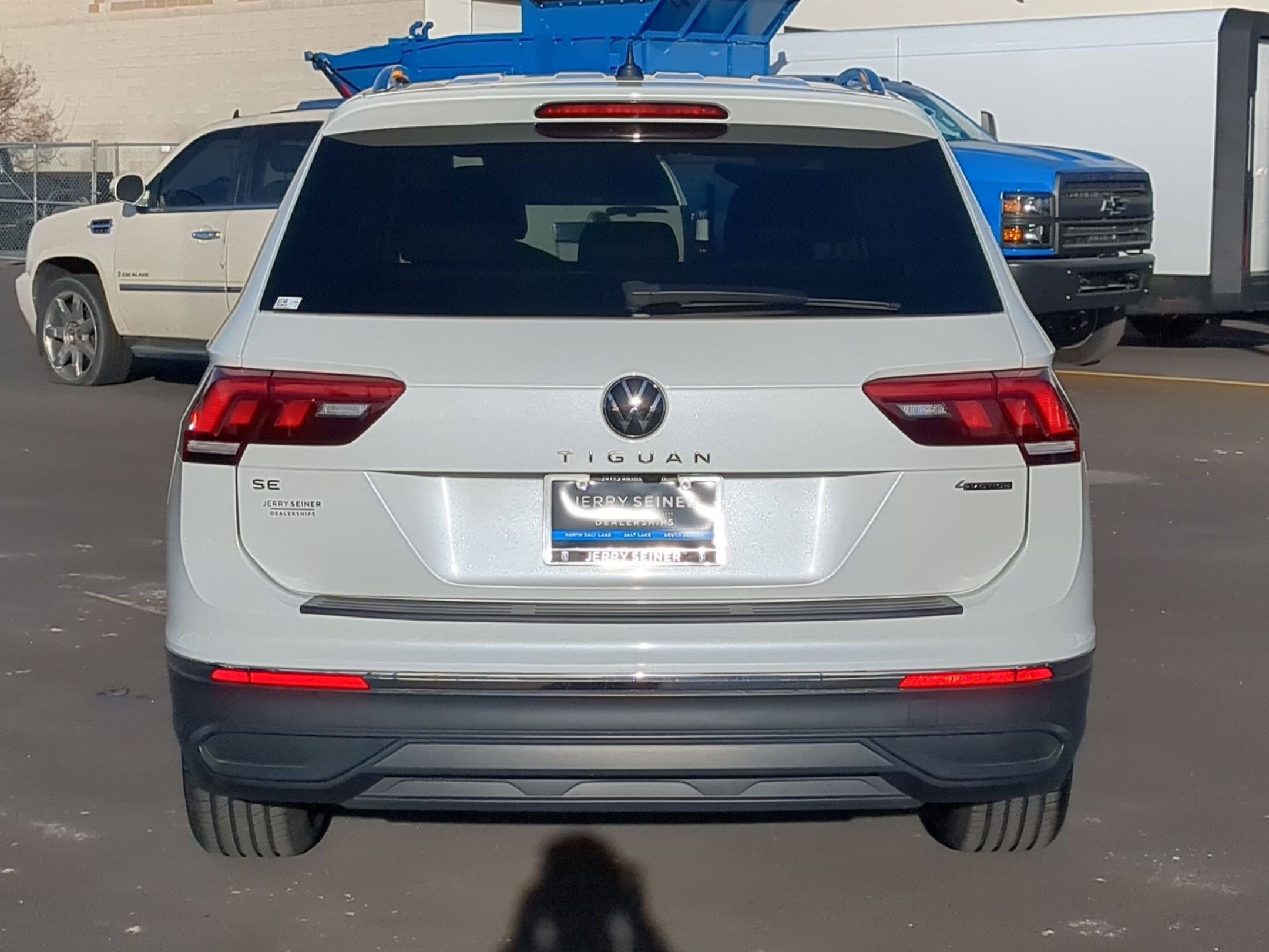 Used 2023 Volkswagen Tiguan SE image 5