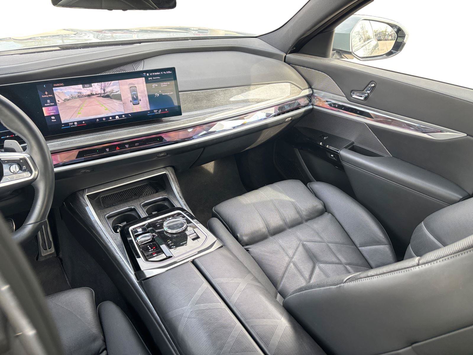 Used 2023 BMW 760i xDrive AWD/4WD image 25
