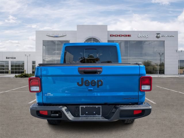 Certified 2025 Jeep Gladiator Sport AWD/4WD image 4