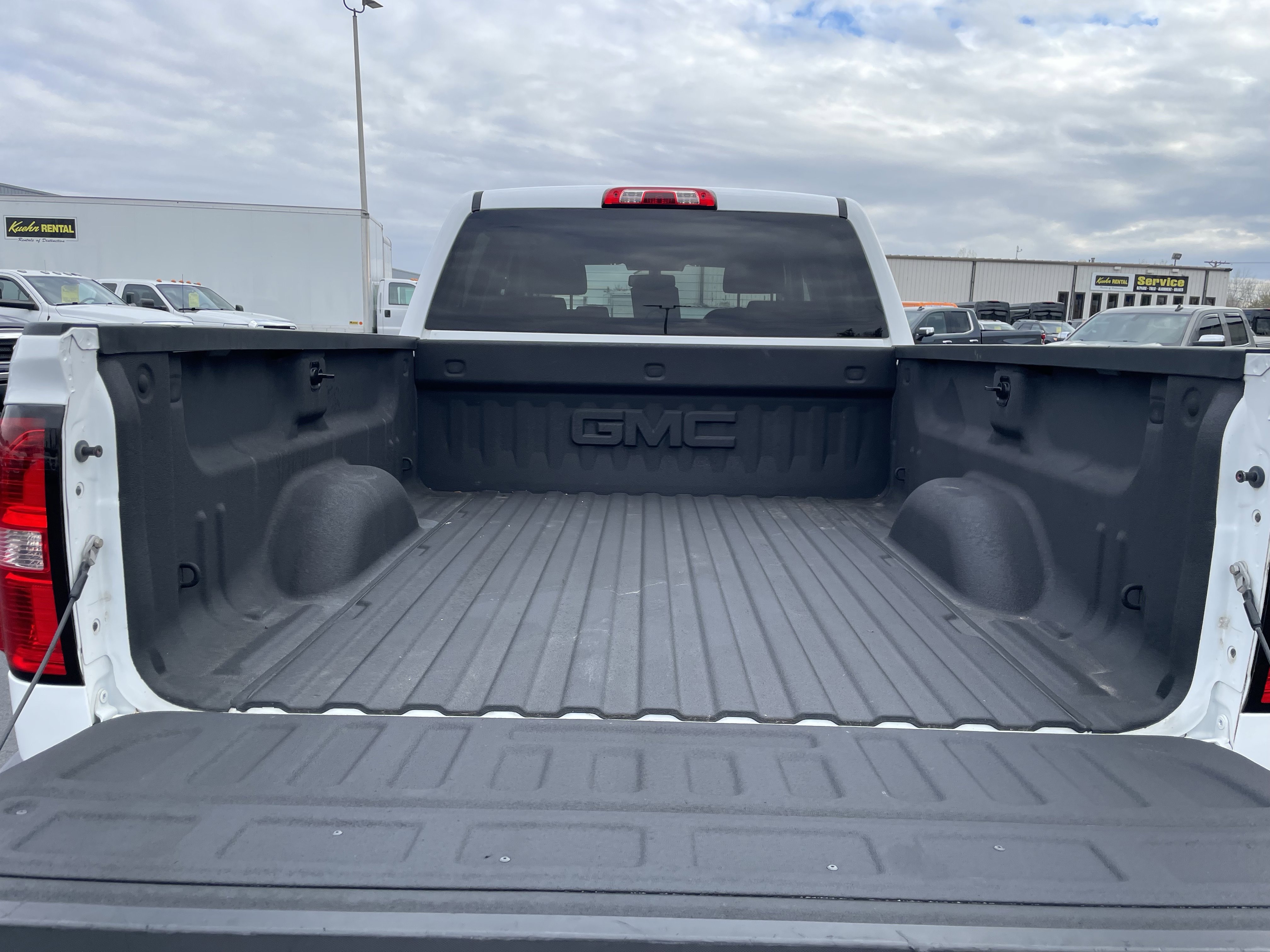 Used 2016 GMC Sierra 2500 SLT w/ All-Terrain HD Package AWD/4WD image 10