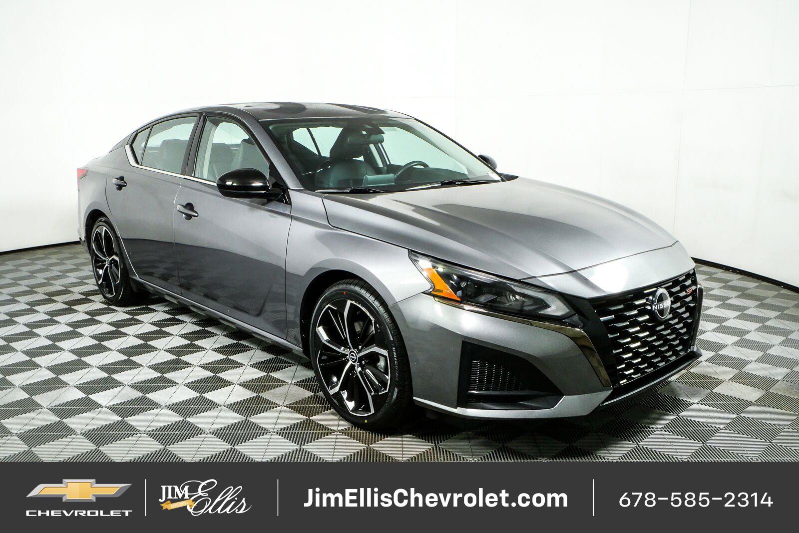 Used 2024 Nissan Altima 2.5 SR FWD image 1