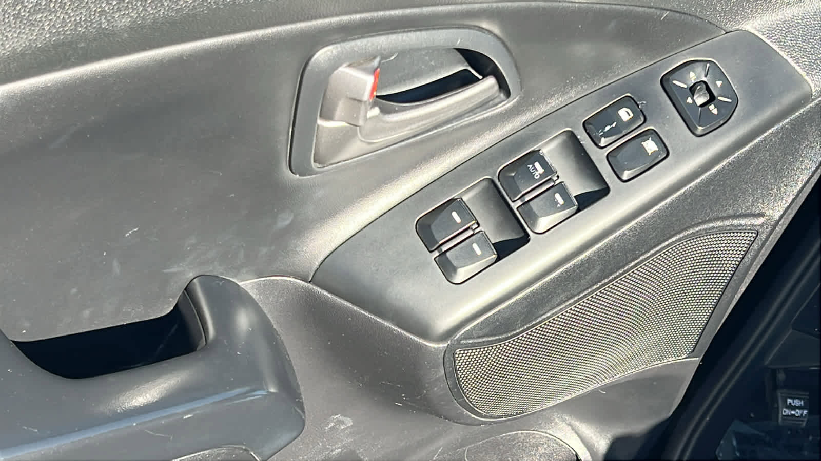 Used 2015 Hyundai Tucson SE image 22