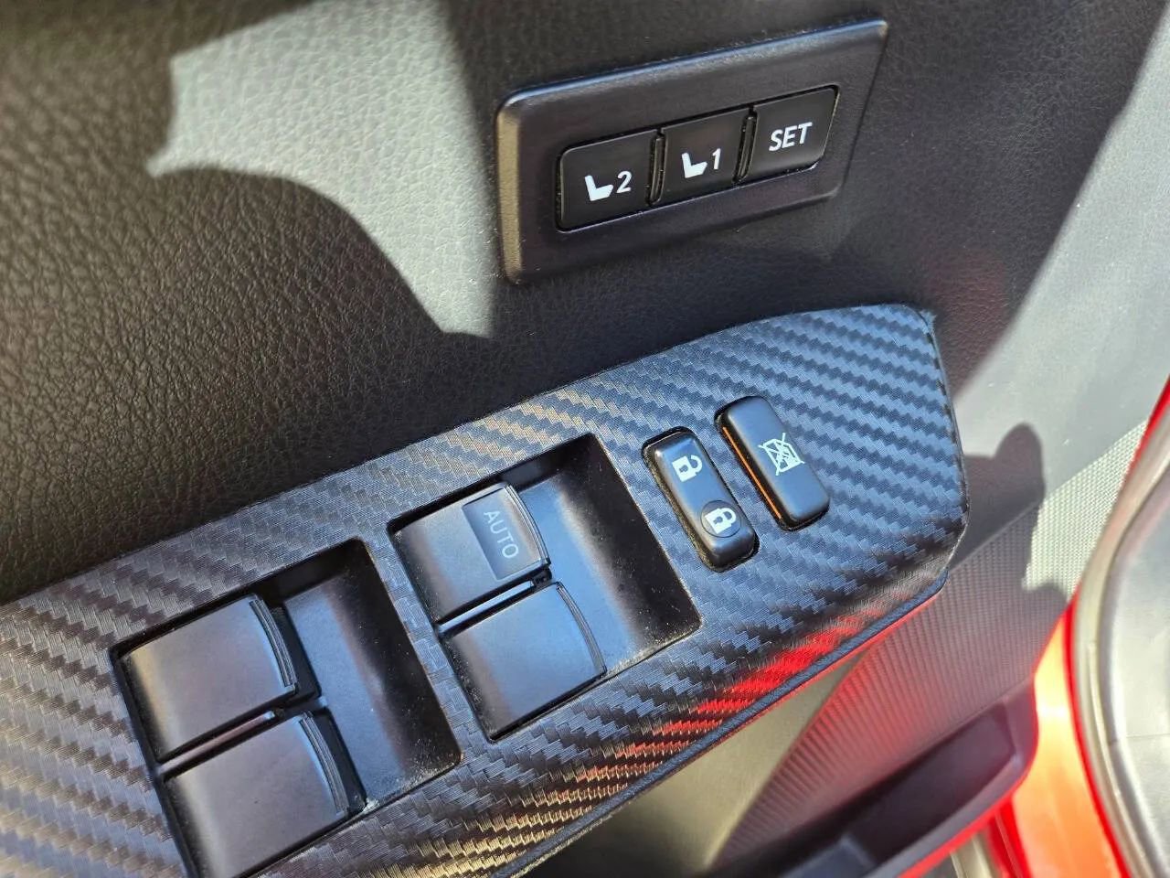 Used 2015 Toyota RAV4 Limited image 22