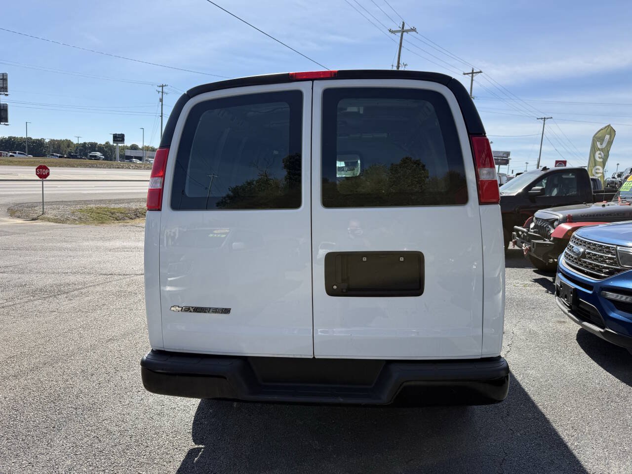 Used 2021 Chevrolet Express 2500 RWD image 4