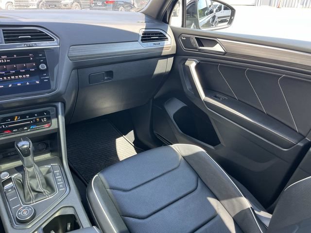 Used 2022 Volkswagen Tiguan SEL R-Line AWD/4WD image 20