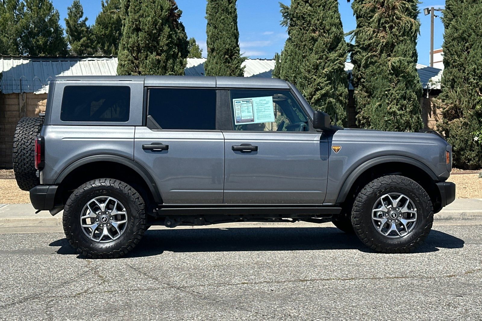 Used 2025 Ford Bronco Badlands AWD/4WD image 3