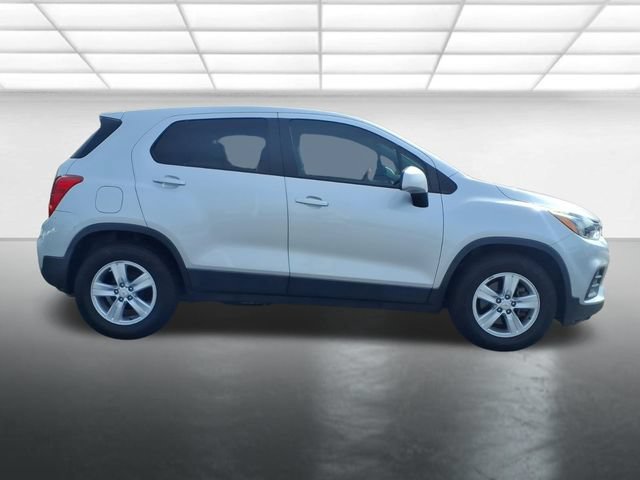 Used 2020 Chevrolet Trax LS w/ Tint and Cruise Package FWD image 8